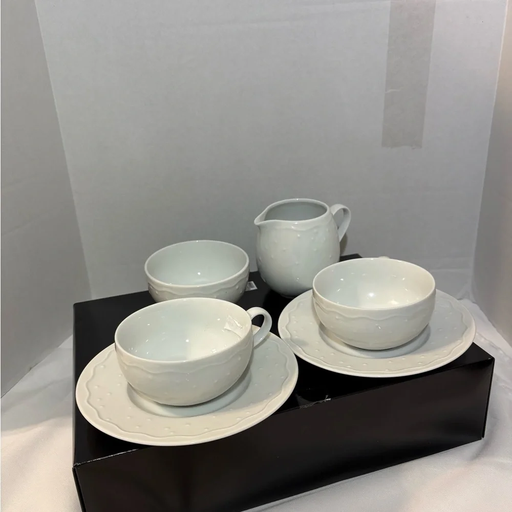 Crate & Barrel White Porcelain WATER MUSIC‎ 2 cups 2 saucers sugar bowl creamer